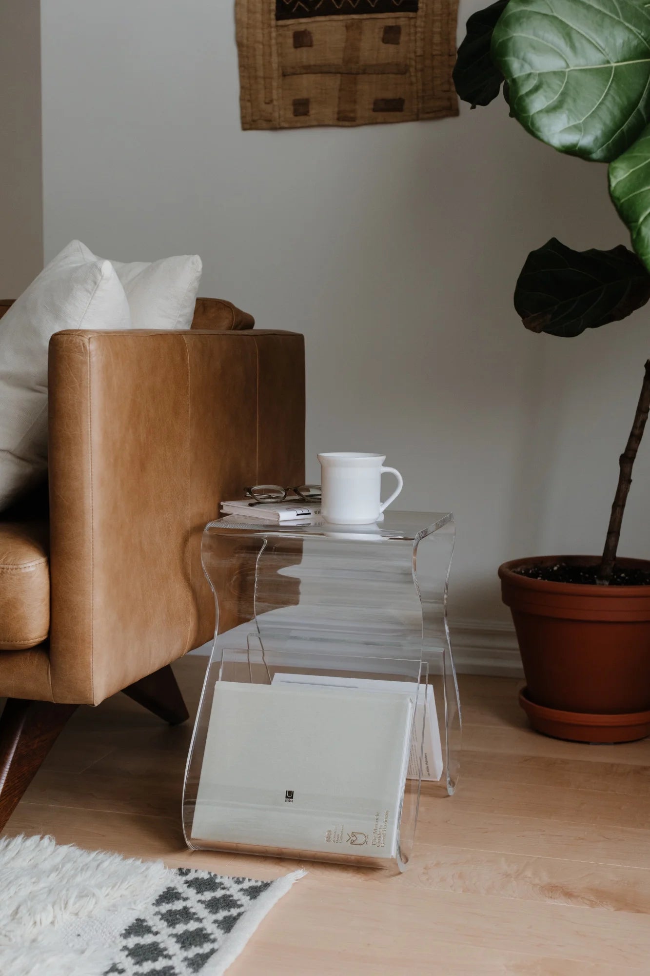 Magino Stool and Magazine Rack