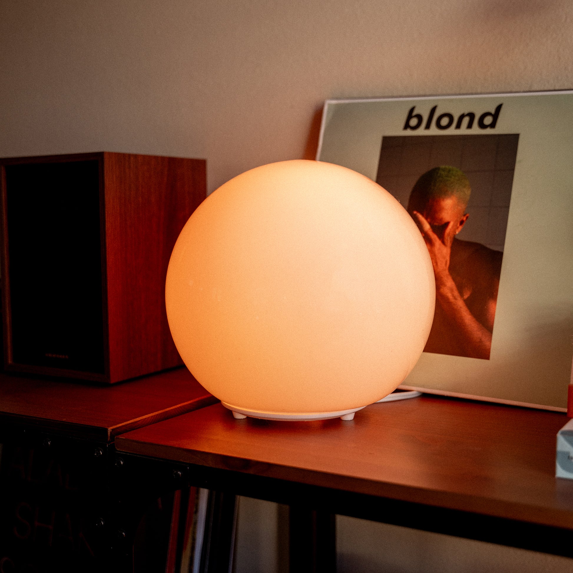 glow ball moder lamp